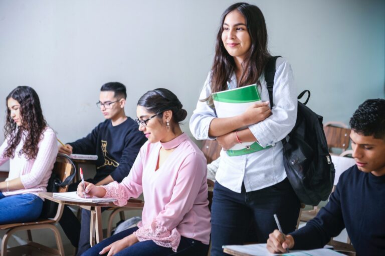 qué carreras podrán ofrecerse enteramente a distancia según SUNEDU